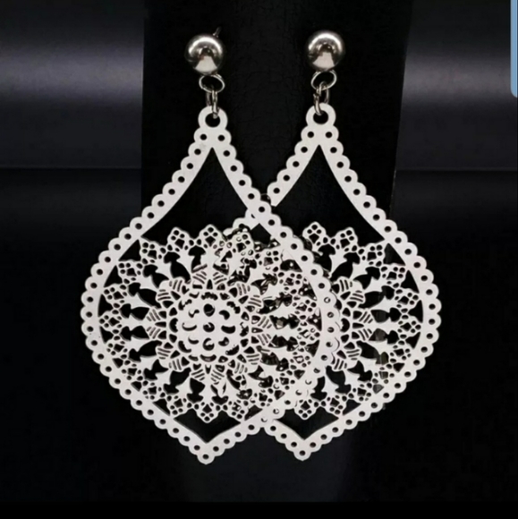 Waterdrop Bohochic stud earrings - Picture 1 of 4